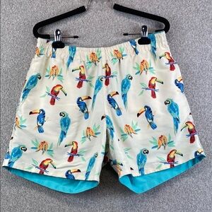 Chubbies gym swim unlined mens shorts L reversible USA pull on quick dry parrots